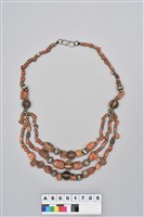 藏品(珊瑚琉璃珠胸飾)的圖片